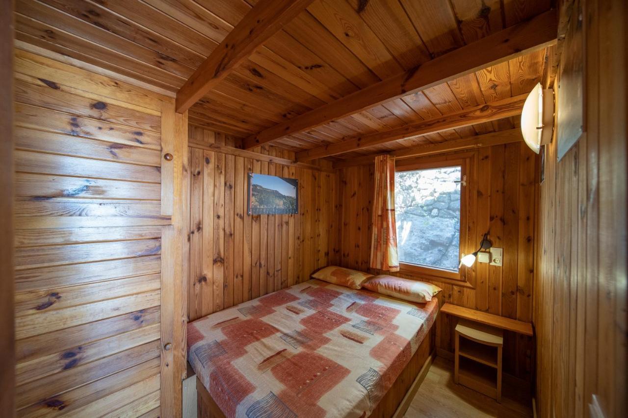 Camping Bungalow Serra De Prades Resort Vilanova de Prades Eksteriør billede