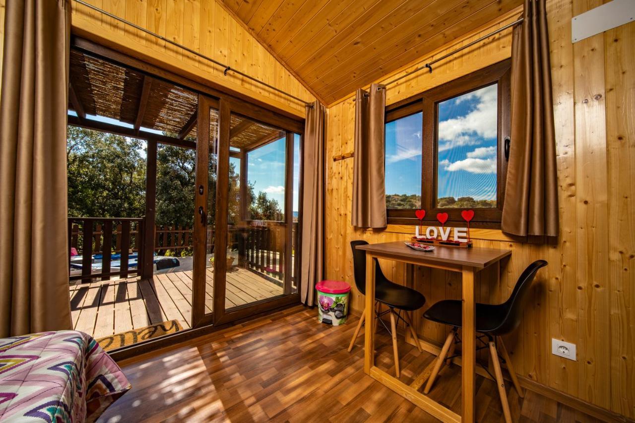Camping Bungalow Serra De Prades Resort Vilanova de Prades Eksteriør billede